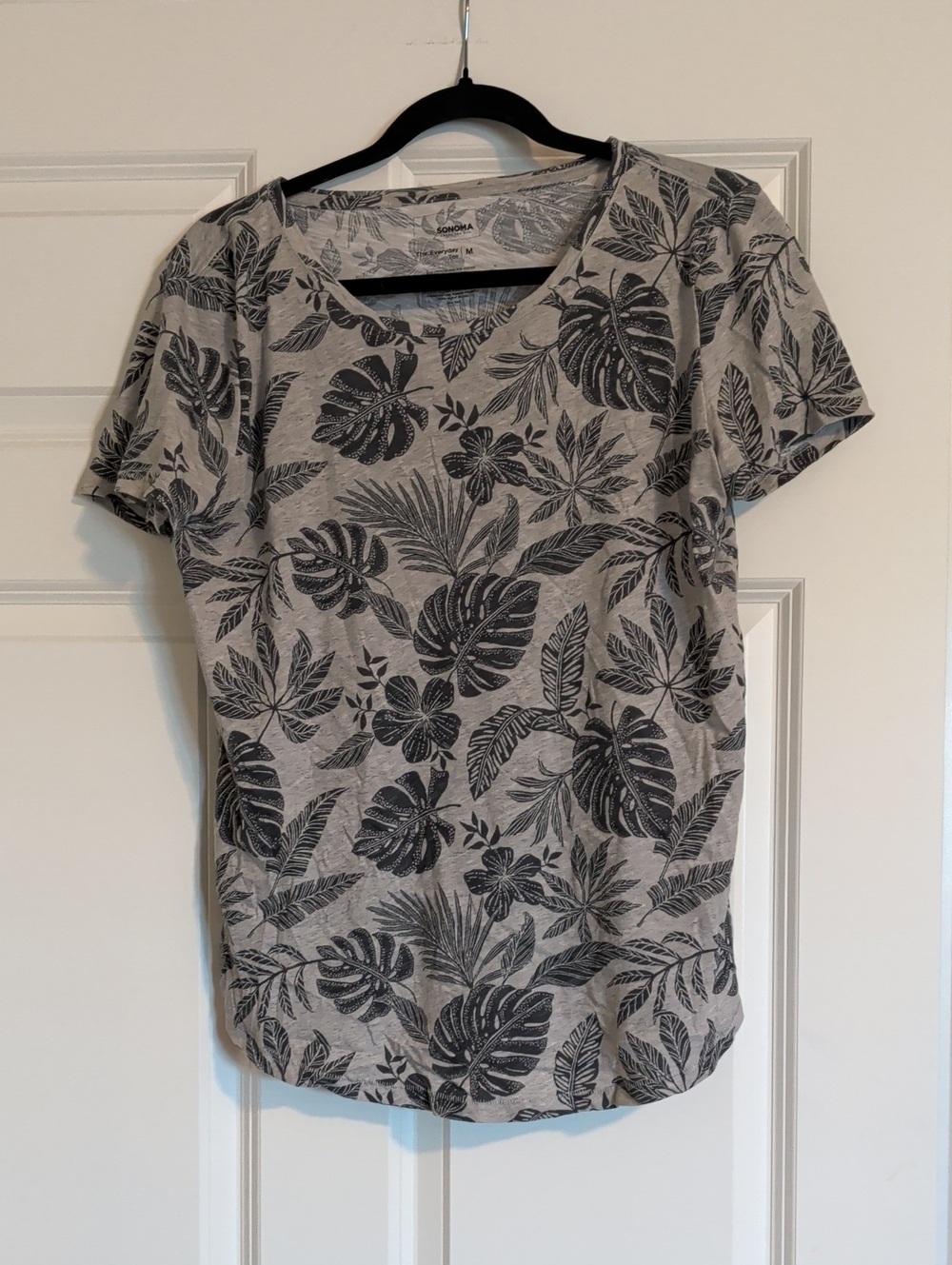 Sonoma Gray Floral Tropical Short Sleeve Tee